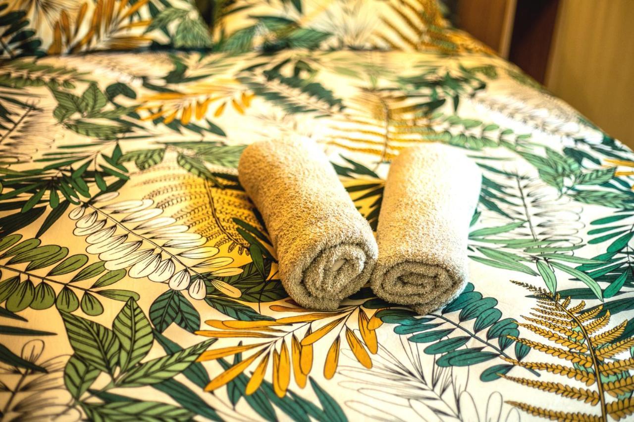 Suite Jungle - Jardin, Netflix Et Parking - Le Manoir Aux Pommes Orbec Bagian luar foto